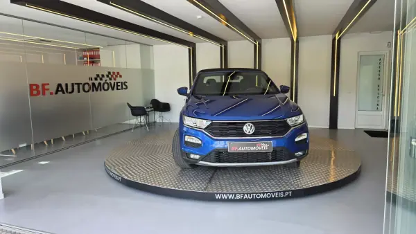 Volkswagen T-Roc Cabrio 2020 - 26900 EUR, 61926 km - AUTO.MOTO.pt - 61926km - foto 11 de 56