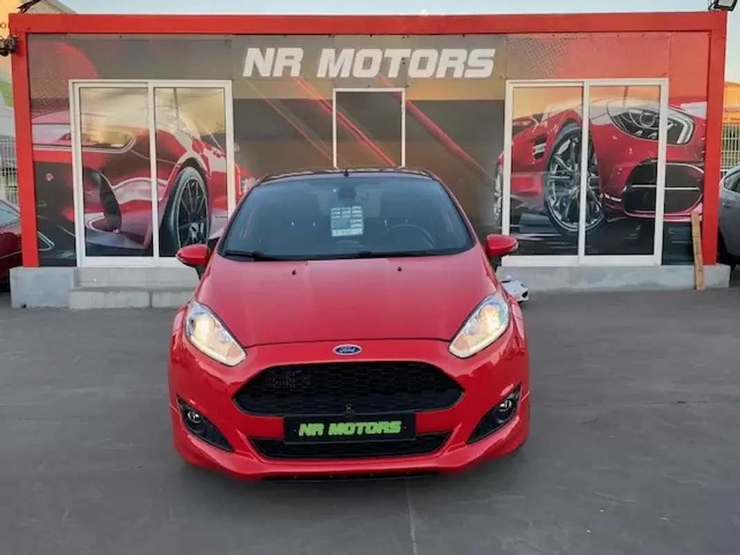 Ford Fiesta 2017 - 9990 EUR, 98500 km - AUTO.MOTO.pt - 98500km - foto 3 de 17