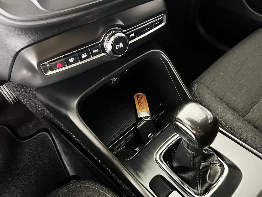 Volvo XC 40 2020 - 23800 EUR, 119887 km - 119887km - foto 16 de 25