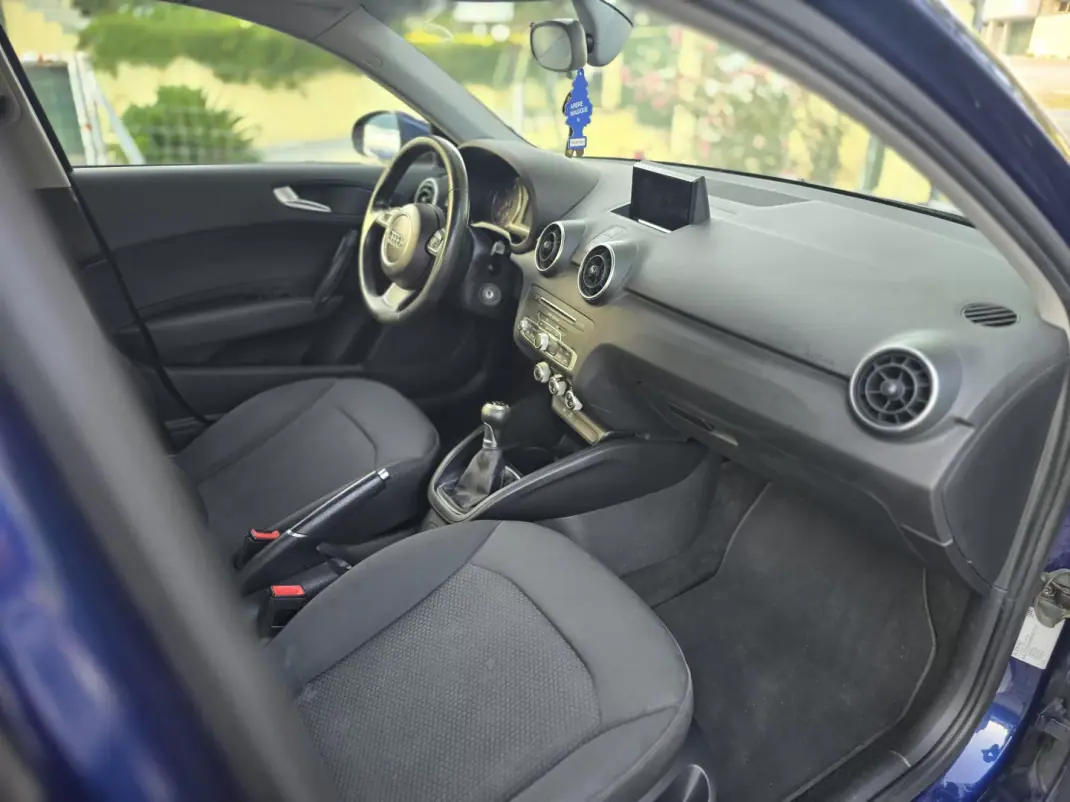 Audi A1 Sportback 2016 - 14900 EUR, 170000 km - 170000km - foto 3 de 8