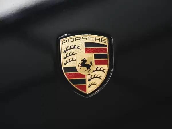 Porsche Cayenne 2018 - 57990 EUR, 119000 km - AUTO.MOTO.pt - 119000km - foto 10 de 24