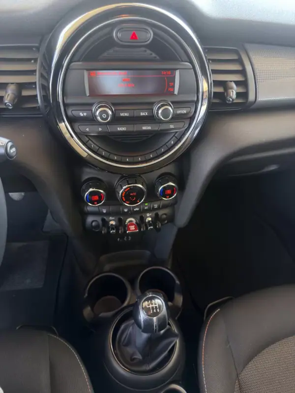 MINI Cooper 2017 - 12500 EUR, 173200 km - AUTO.MOTO.pt - 173200km - foto 23 de 25