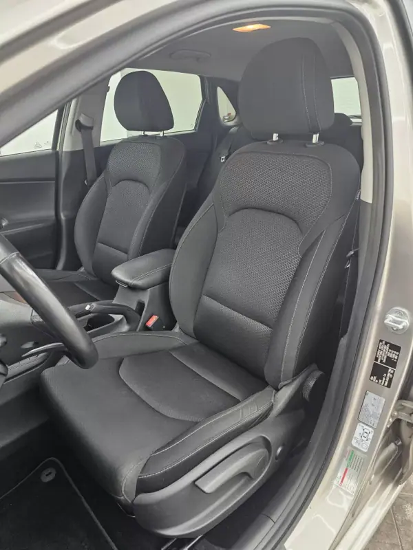 Hyundai i30 2019 - 14900 EUR, 43264 km - AUTO.MOTO.pt - 43264km - foto 28 de 33