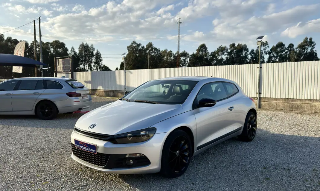 Volkswagen Scirocco 2010 - 9950 EUR, 301000 km - AUTO.MOTO.pt - 301000km - foto 8 de 18