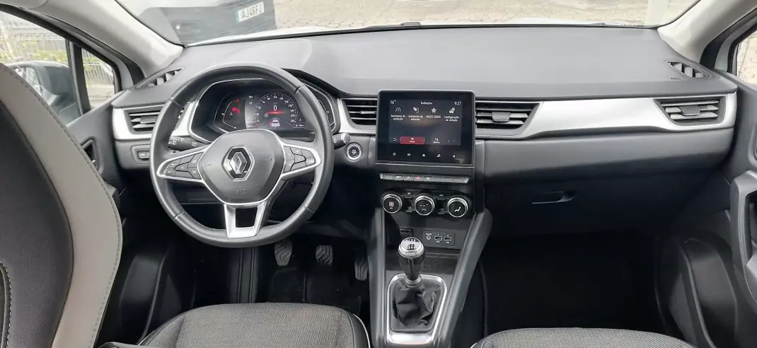 Renault Captur 2021 - 16900 EUR, 98000 km - AUTO.MOTO.pt - 98000km - foto 1 de 9