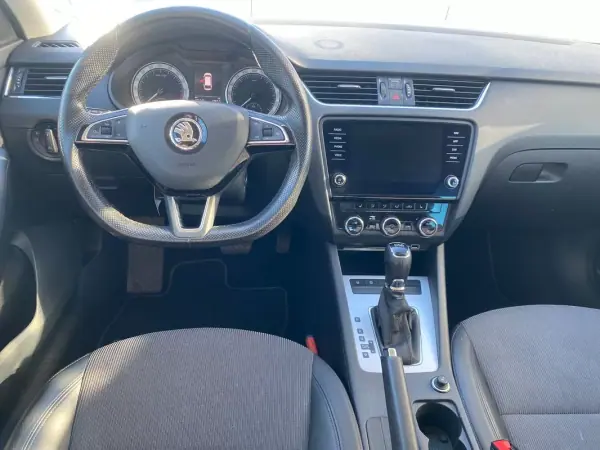Skoda Octavia Break 2020 - 13990 EUR, 220634 km - AUTO.MOTO.pt - 220634km - foto 26 de 26