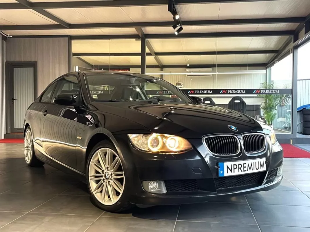 BMW 320 2007 - 13500 EUR, 221000 km - AUTO.MOTO.pt - 221000km - foto 4 de 33