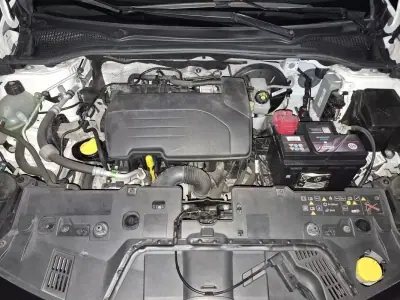 Renault Clio Break 2018 - 9999 EUR, 76544 km - AUTO.MOTO.pt - 76544km - foto 17 de 24