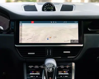 Porsche Cayenne Coupé 2021 - 73990 EUR, 30630 km - AUTO.MOTO.pt - 30630km - foto 31 de 56