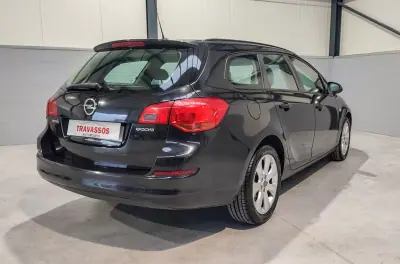 Opel Astra Sports Tourer 2012 - 9700 EUR, 141830 km - AUTO.MOTO.pt - 141830km - foto 4 de 8