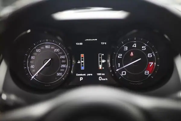 Jaguar F-Type 2013 - 68500 EUR, 36550 km - AUTO.MOTO.pt - 36550km - foto 8 de 34
