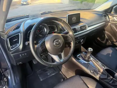 Mazda 3 2016 - 9800 EUR, 223000 km - AUTO.MOTO.pt - 223000km - foto 8 de 29