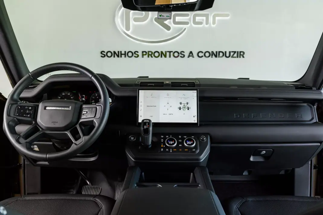 Land Rover Defender 2025 - 104900 EUR, 13995 km - 13995km - foto 20 de 49