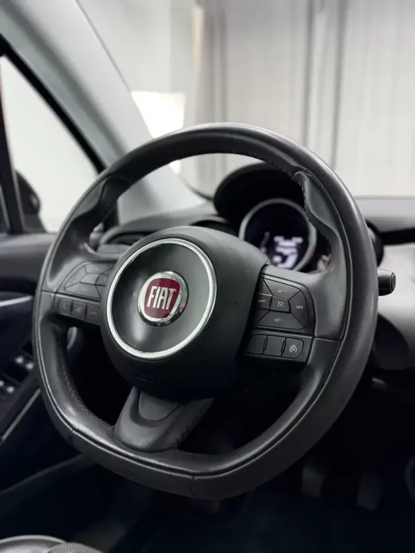 Fiat 500X 2017 - 9500 EUR, 154000 km - AUTO.MOTO.pt - 154000km - foto 16 de 21