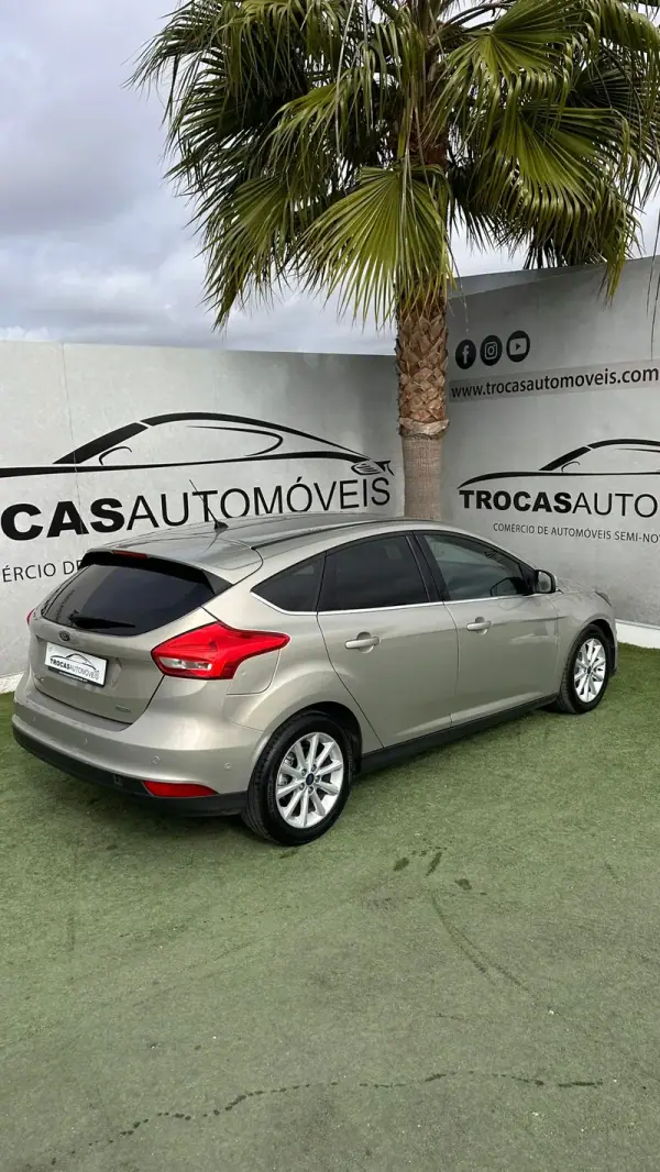 Ford Focus 2015 - 13500 EUR, 117793 km - AUTO.MOTO.pt - 117793km - foto 3 de 26