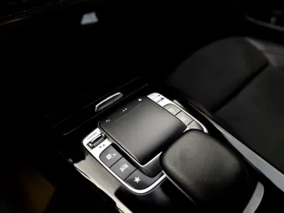 Mercedes-Benz CLA 180 2019 - 29950 EUR, 73000 km - AUTO.MOTO.pt - 73000km - foto 25 de 33