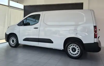 Opel COMBO 2024 - 21900 EUR, 11972 km - AUTO.MOTO.pt - 11972km - foto 7 de 20