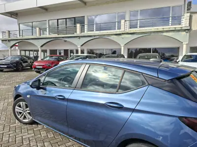 Opel Astra 2017 - 13000 EUR, 99950 km - AUTO.MOTO.pt - 99950km - foto 10 de 29