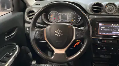 Suzuki Vitara 2015 - 13990 EUR, 198224 km - AUTO.MOTO.pt - 198224km - foto 6 de 10