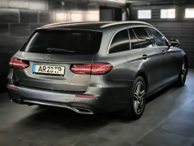 Mercedes-Benz E 300 2022 - 35950 EUR, 122245 km - AUTO.MOTO.pt - 122245km - foto 3 de 43