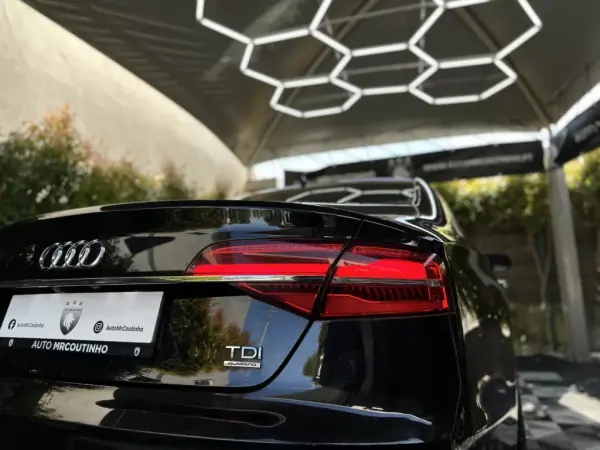 Audi A8 2016 - 39000 EUR, 170000 km - AUTO.MOTO.pt - 170000km - foto 10 de 53
