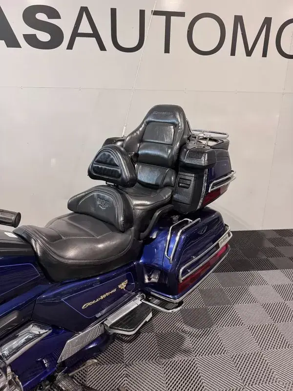 Honda Gold Wing 2000 - 8750 EUR, 84000 km - AUTO.MOTO.pt - 84000km - foto 20 de 28