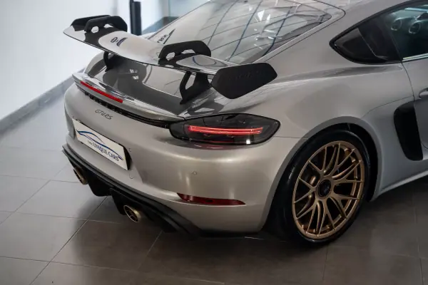 Porsche 718 Cayman 2022 - 220000 EUR, 9950 km - AUTO.MOTO.pt - 9950km - foto 17 de 42