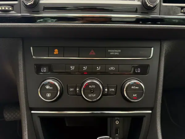 SEAT Leon ST 2016 - 15500 EUR, 175000 km - AUTO.MOTO.pt - 175000km - foto 34 de 53