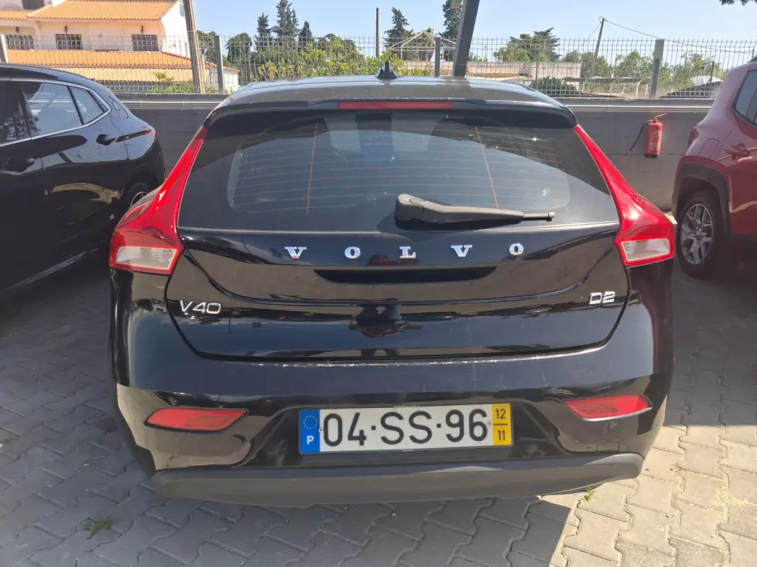 Volvo V40 2012 - 6900 EUR, 250000 km - AUTO.MOTO.pt - 250000km - foto 3 de 13