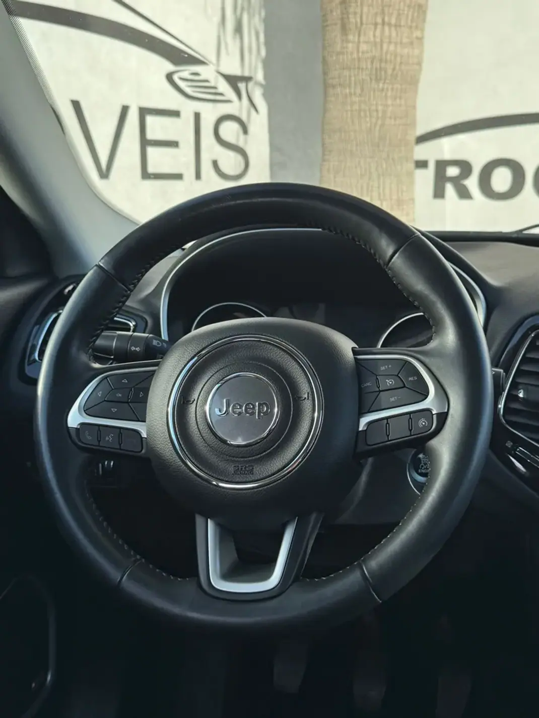 Jeep Compass 2018 - 17900 EUR, 52967 km - 52967km - foto 17 de 32
