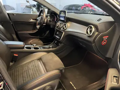 Mercedes-Benz CLA 180 2018 - 19990 EUR, 135000 km - AUTO.MOTO.pt - 135000km - foto 6 de 39