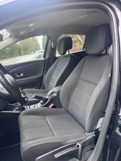 Renault Mégane 2014 - 9500 EUR, 146170 km - AUTO.MOTO.pt - 146170km - foto 7 de 19