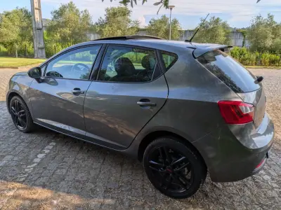 SEAT Ibiza 2016 - 10900 EUR, 120000 km - AUTO.MOTO.pt - 120000km - foto 8 de 13