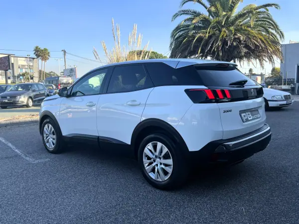 Peugeot 3008 2018 - 17499 EUR, 128036 km - AUTO.MOTO.pt - 128036km - foto 5 de 12