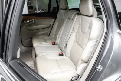 Volvo XC 90 2016 - 24990 EUR, 206775 km - AUTO.MOTO.pt - 206775km - foto 32 de 50