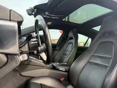 Porsche Panamera 2017 - 58990 EUR, 114000 km - AUTO.MOTO.pt - 114000km - foto 19 de 39