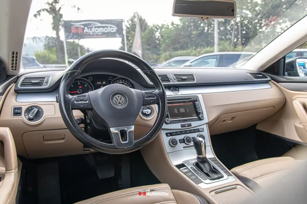 Volkswagen Passat CC 2012 - 16700 EUR, 140000 km - 140000km - foto 3 de 36
