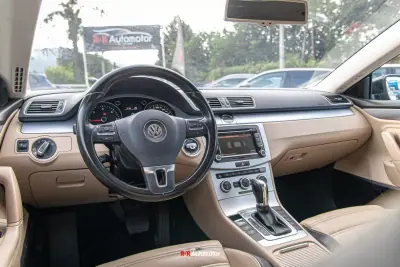 Volkswagen Passat CC 2012 - 16700 EUR, 140000 km - 140000km - foto 3 de 36