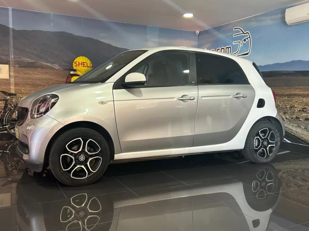 Smart ForFour 2018 - 10950 EUR, 118372 km - AUTO.MOTO.pt - 118372km - foto 1 de 21