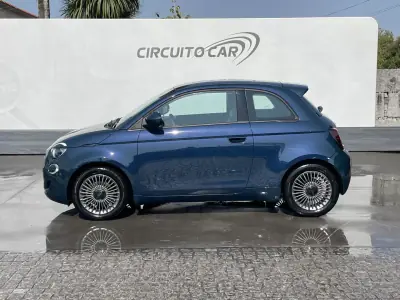 Fiat 500e 2022 - 16750 EUR, 65226 km - AUTO.MOTO.pt - 65226km - foto 2 de 42