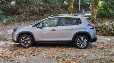 Peugeot 2008 2017 - 12450 EUR, 96000 km - AUTO.MOTO.pt - 96000km - foto 6 de 27