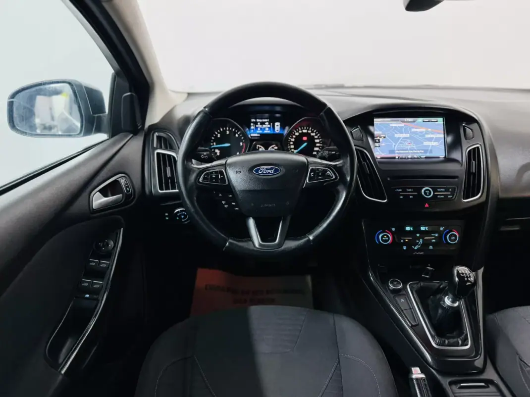 Ford Focus 2015 - 9750 EUR, 182000 km - AUTO.MOTO.pt - 182000km - foto 21 de 49