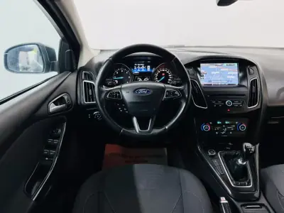 Ford Focus 2015 - 9750 EUR, 182000 km - AUTO.MOTO.pt - 182000km - foto 21 de 49