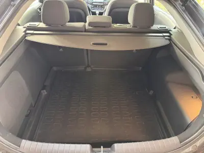 Hyundai Ioniq 2017 - 13250 EUR, 88000 km - AUTO.MOTO.pt - 88000km - foto 22 de 23