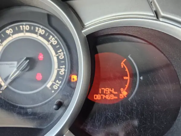 Citroën C3 2015 - 6950 EUR, 87000 km - AUTO.MOTO.pt - 87000km - foto 8 de 9