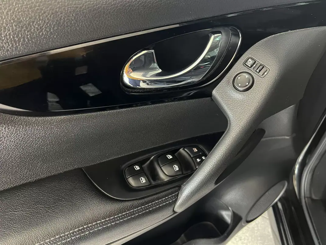 Nissan Qashqai 2019 - 19900 EUR, 113385 km - AUTO.MOTO.pt - 113385km - foto 15 de 22