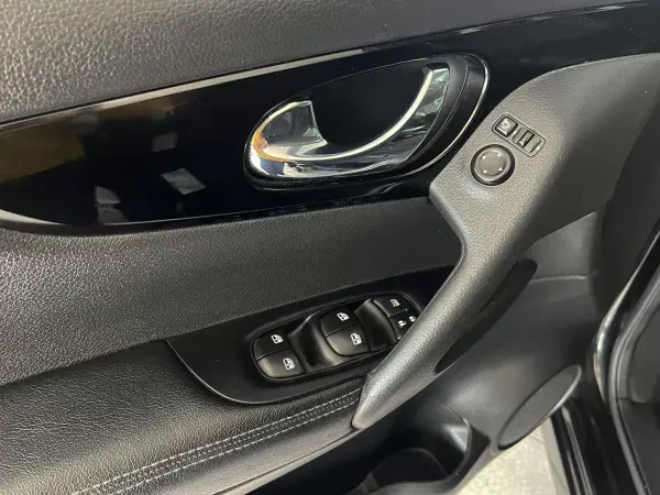 Nissan Qashqai 2019 - 19900 EUR, 113385 km - AUTO.MOTO.pt - 113385km - foto 15 de 22
