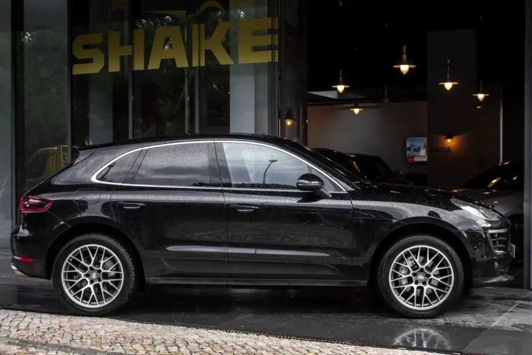 Porsche Macan 2018 - 54990 EUR, 99798 km - AUTO.MOTO.pt - 99798km - foto 5 de 45