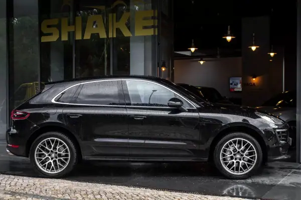 Porsche Macan 2018 - 54990 EUR, 99798 km - AUTO.MOTO.pt - 99798km - foto 5 de 45