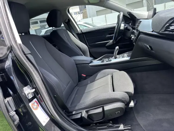 BMW 418 Gran Coupé 2014 - 17500 EUR, 220000 km - AUTO.MOTO.pt - 220000km - foto 37 de 63
